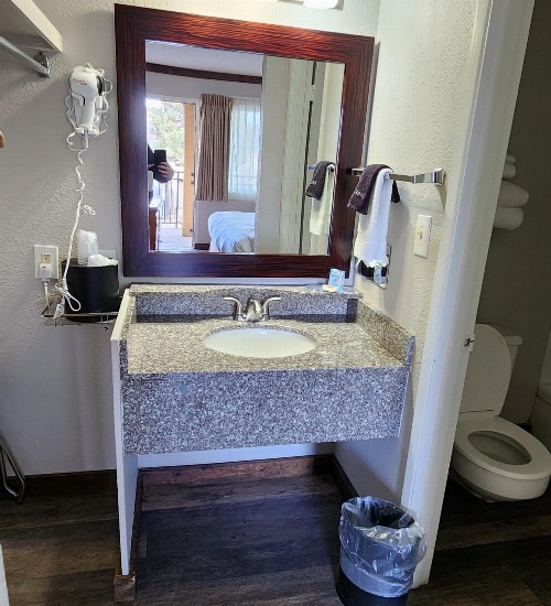 The Dalles Inn image 1